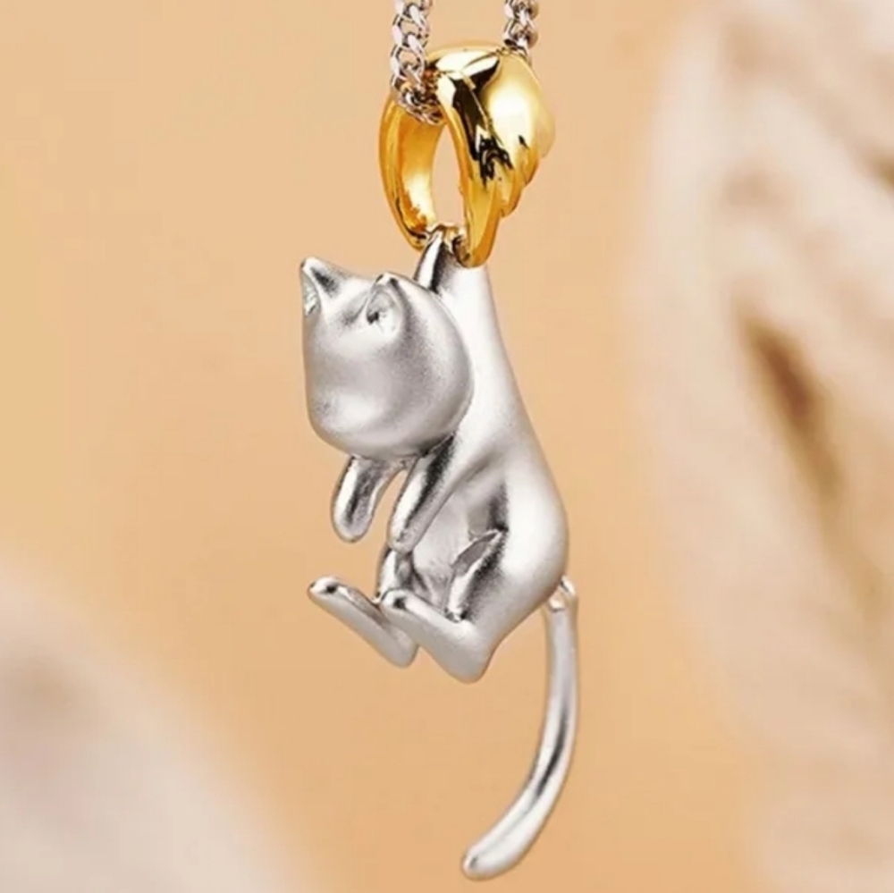 New Hand-Holding Cat Necklace